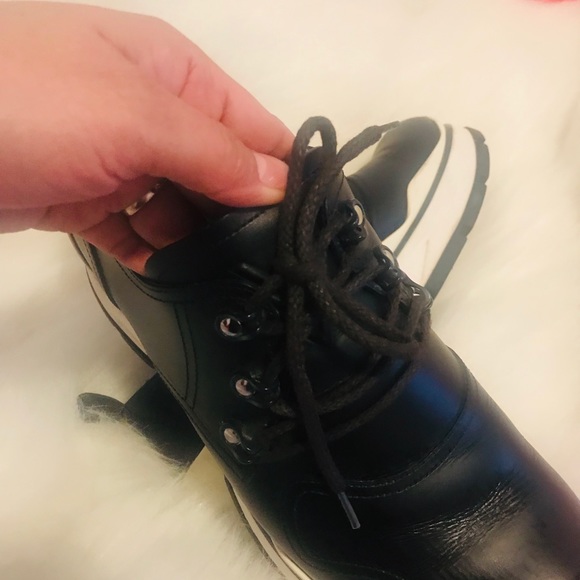 Authentic louis vuitton shoes - Picture 7 of 14